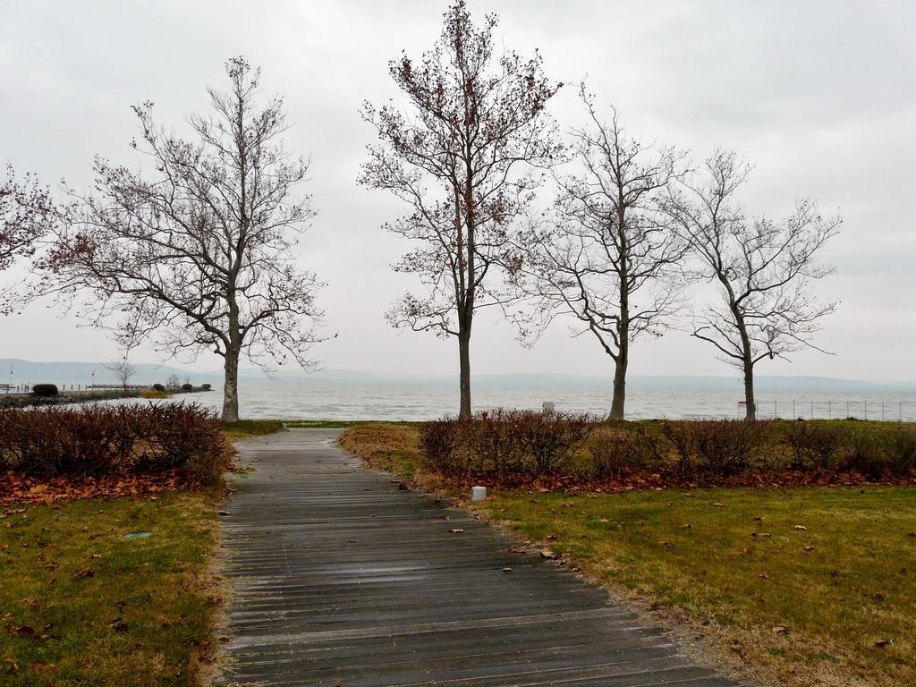 Gemini Superior Apartman & Yacht Balatonlelle Exteriér fotografie