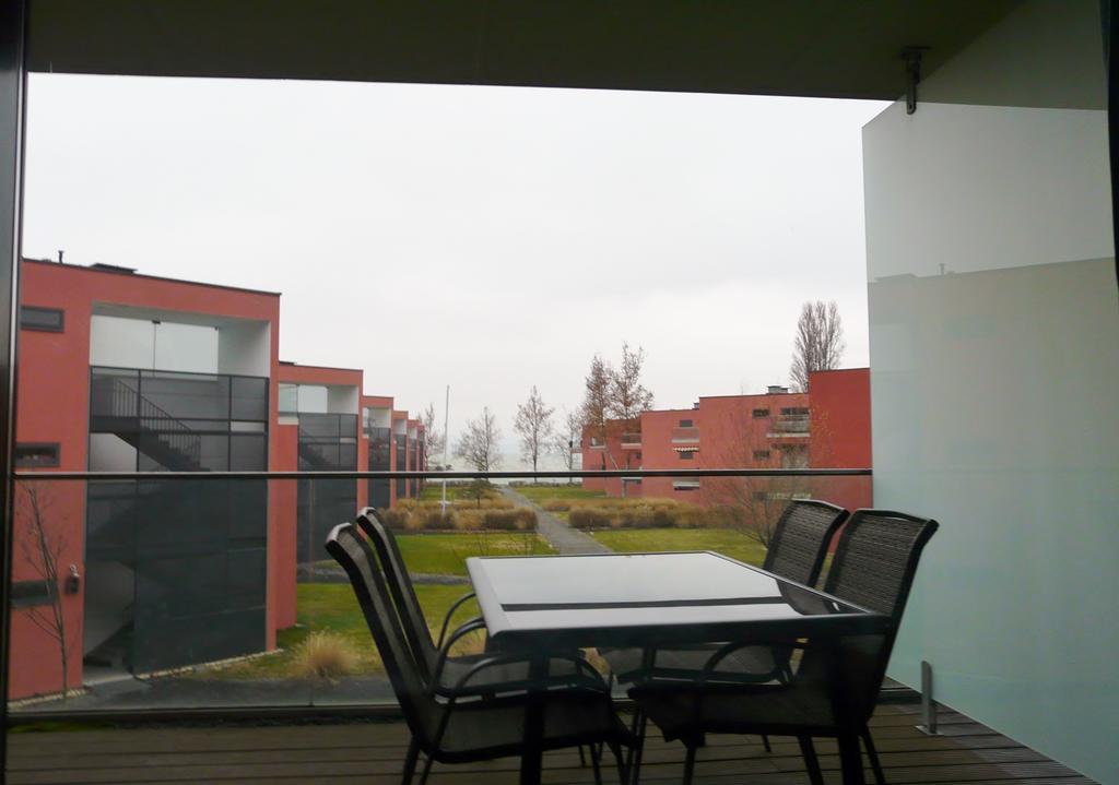 Gemini Superior Apartman & Yacht Balatonlelle Pokoj fotografie
